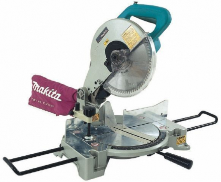 Торцовочная пила Makita LS1040 в прокат в Мурманске. У нас лучшая цена за сутки! Возможность взять в аренду с выгодной скидкой до 40% при экспресс доставке 24/7. И помните, ночью стоимость еще дешевле на 30%! #арендапрокат #виброплита #выгодно